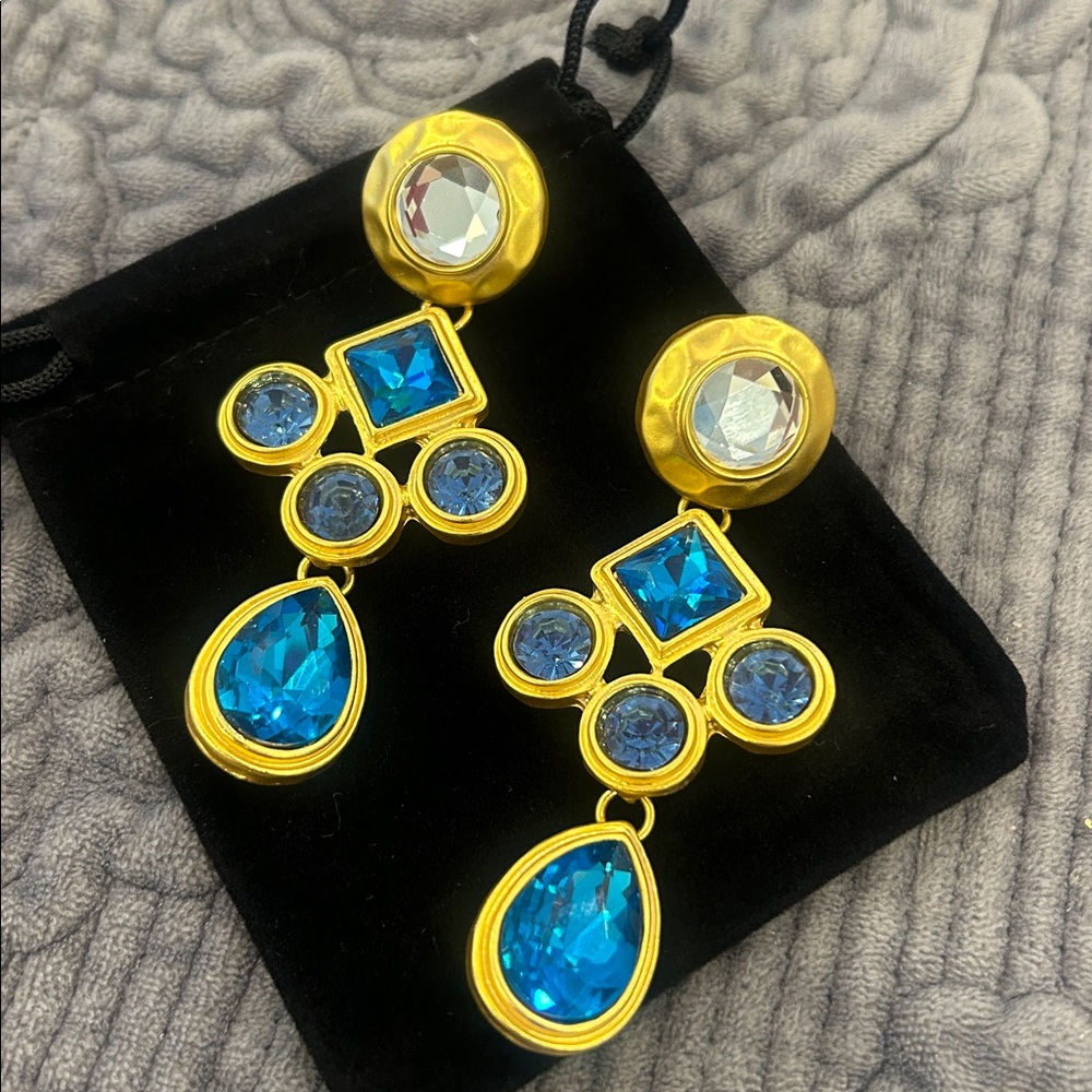 Blue Austrian Crystals In Matte Gold Earrings-NWT - Picture 7 of 8